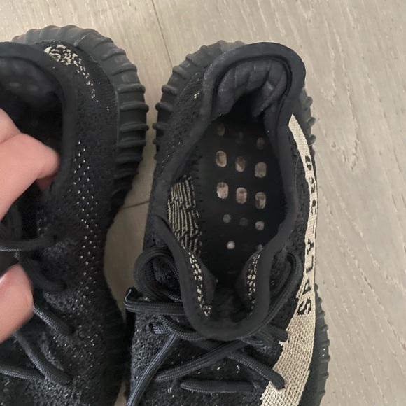 Authentic yeezy - Picture 5 of 5